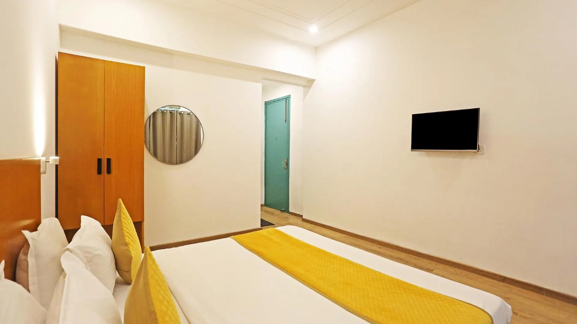 Fabhotel The Runner Gurgaon Indie